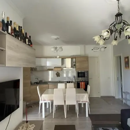 Singolo Kompleksi Lura 3 Casa de Férias